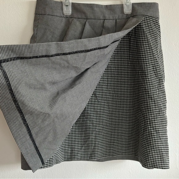 Club Monaco Houndstooth Two Pattern Skirt - Picture 2 of 4